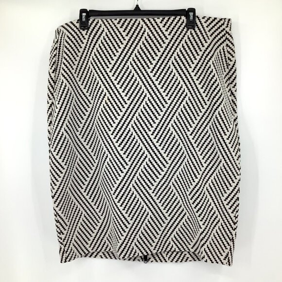 None Dresses & Skirts - Black & White Textured Chevron Pencil Skirt Size 24 Full Rear Zip Office Casual